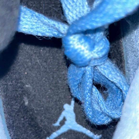 Air Jordan 4 Retro University Blue - Picture 5 of 8